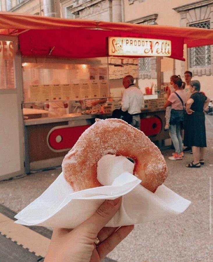 לוקה Piazza Napoleone Sweet Apartment מראה חיצוני תמונה