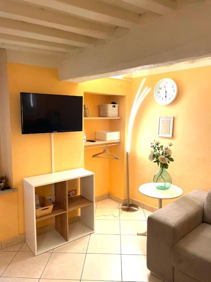 לוקה Piazza Napoleone Sweet Apartment מראה חיצוני תמונה