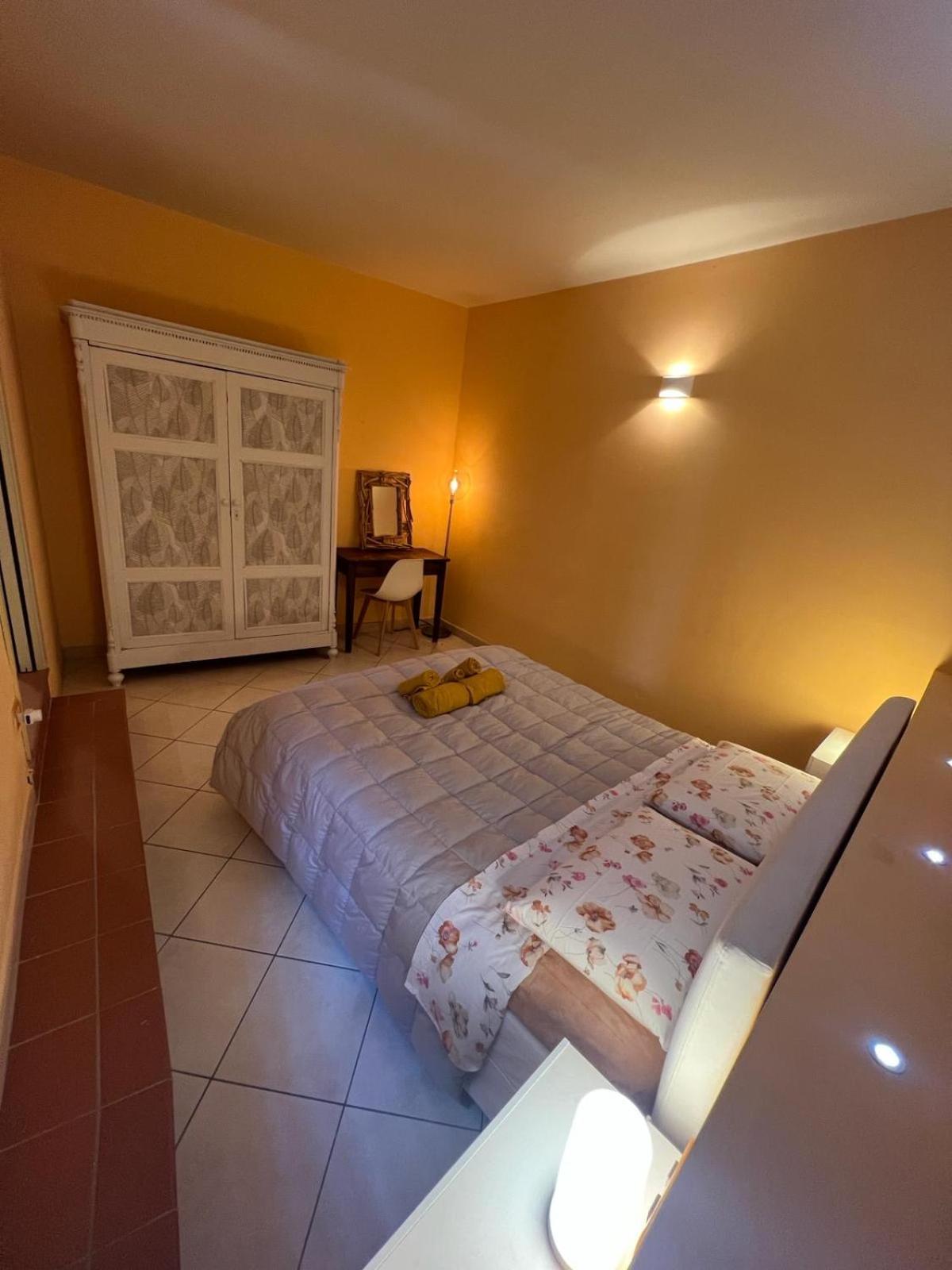 לוקה Piazza Napoleone Sweet Apartment מראה חיצוני תמונה